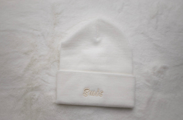 Swis Beanie White (Flower and Heart Shaped Earth)