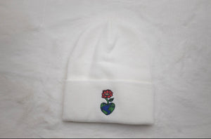 Swis Beanie White (Flower and Heart Shaped Earth)