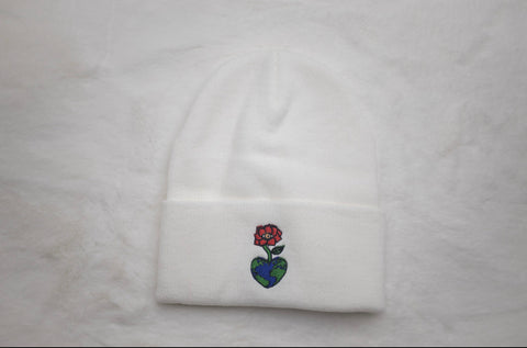 Swis Beanie White (Flower and Heart Shaped Earth)